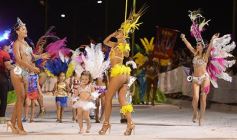 Foto de la galería: Los corsos en la costanera posadeña: show inigualable
