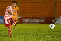 Foto de la galería: En una ráfaga Crucero lo dio vuelta y derrotó de local a Los Andes