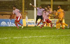 Foto de la galería: En una ráfaga Crucero lo dio vuelta y derrotó de local a Los Andes