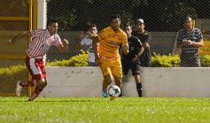 Foto de la galería: En una ráfaga Crucero lo dio vuelta y derrotó de local a Los Andes