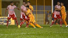 Foto de la galería: En una ráfaga Crucero lo dio vuelta y derrotó de local a Los Andes