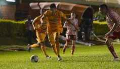 Foto de la galería: En una ráfaga Crucero lo dio vuelta y derrotó de local a Los Andes