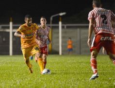 Foto de la galería: En una ráfaga Crucero lo dio vuelta y derrotó de local a Los Andes