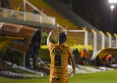 Foto de la galería: En una ráfaga Crucero lo dio vuelta y derrotó de local a Los Andes