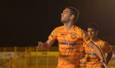 Foto de la galería: En una ráfaga Crucero lo dio vuelta y derrotó de local a Los Andes