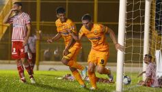 Foto de la galería: En una ráfaga Crucero lo dio vuelta y derrotó de local a Los Andes