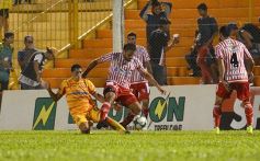 Foto de la galería: En una ráfaga Crucero lo dio vuelta y derrotó de local a Los Andes