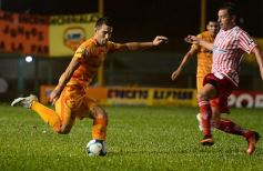 Foto de la galería: En una ráfaga Crucero lo dio vuelta y derrotó de local a Los Andes