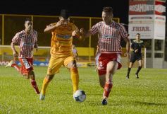 Foto de la galería: En una ráfaga Crucero lo dio vuelta y derrotó de local a Los Andes