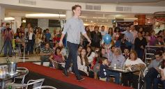 Foto de la galería: Colección Otoño-Invierno 2017, un desfile imponente en el Posadas Plaza Shopping