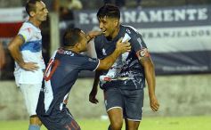 Foto de la galería: Hubo lluvia de goles en Villa Sarita, pero Guaraní no pudo ganar