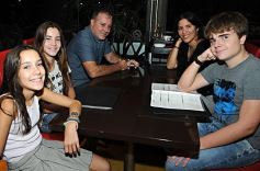 Foto de la galería: Noche de cumpleaños en Itakuá