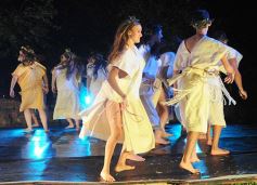 Foto de la galería: El Arcano de Viernes Santo deslumbró en la Cruz de Santa Ana
