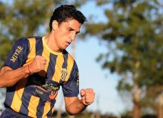 Foto de la galería: Aplastante triunfo de Mitre ante El Brete