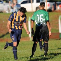 Foto de la galería: Aplastante triunfo de Mitre ante El Brete