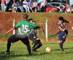 Foto de la galería: Aplastante triunfo de Mitre ante El Brete