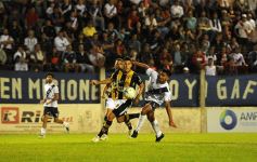 Foto de la galería: El día en que Guaraní se salvó definitivamente del descenso