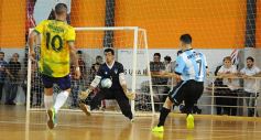 Foto de la galería: Posadas vibró con el superclásico sudamericano de Futsal