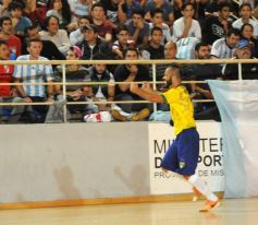 Foto de la galería: Posadas vibró con el superclásico sudamericano de Futsal