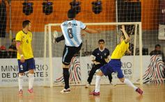 Foto de la galería: Posadas vibró con el superclásico sudamericano de Futsal