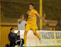 Foto de la galería: Postales de la goleada de Crucero ante Estudiantes