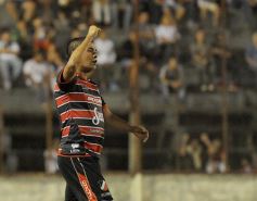 Foto de la galería: Guaraní empató e irá a Mendoza en busca de la hazaña