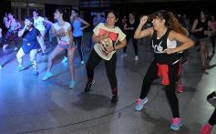 Foto de la galería: Zumba gratis en el Alemán para afiliados del Centro de Empleados de Comercio