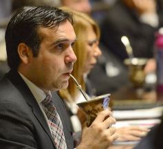 Foto de la galería: Primera sesión del año en la Legislatura