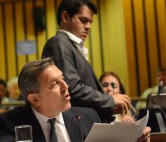 Foto de la galería: Primera sesión del año en la Legislatura