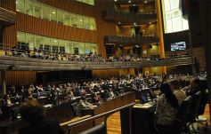 Foto de la galería: Primera sesión del año en la Legislatura
