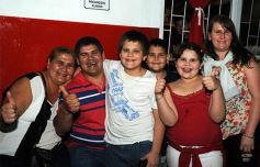 Foto de la galería: Gracias a la solidaridad de los amigos Moni Encina volvió a tener un acordeón