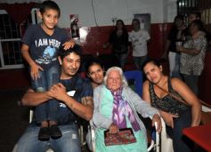 Foto de la galería: Gracias a la solidaridad de los amigos Moni Encina volvió a tener un acordeón