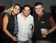 Foto de la galería: Gracias a la solidaridad de los amigos Moni Encina volvió a tener un acordeón