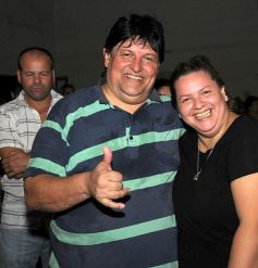 Foto de la galería: Gracias a la solidaridad de los amigos Moni Encina volvió a tener un acordeón