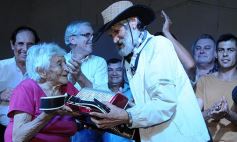 Foto de la galería: Gracias a la solidaridad de los amigos Moni Encina volvió a tener un acordeón