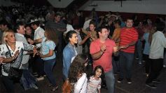 Foto de la galería: Gracias a la solidaridad de los amigos Moni Encina volvió a tener un acordeón