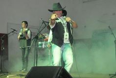 Foto de la galería: Gracias a la solidaridad de los amigos Moni Encina volvió a tener un acordeón