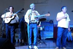 Foto de la galería: Gracias a la solidaridad de los amigos Moni Encina volvió a tener un acordeón