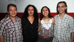 Foto de la galería: Gracias a la solidaridad de los amigos Moni Encina volvió a tener un acordeón