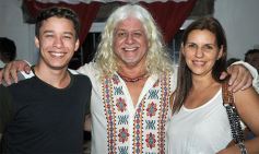 Foto de la galería: Gracias a la solidaridad de los amigos Moni Encina volvió a tener un acordeón