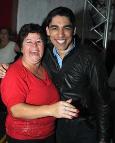 Foto de la galería: Gracias a la solidaridad de los amigos Moni Encina volvió a tener un acordeón