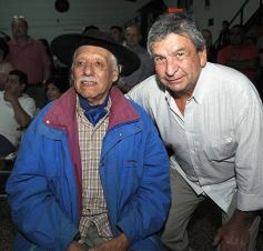 Foto de la galería: Gracias a la solidaridad de los amigos Moni Encina volvió a tener un acordeón