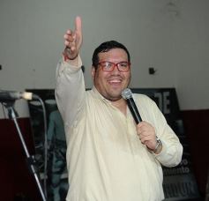 Foto de la galería: Gracias a la solidaridad de los amigos Moni Encina volvió a tener un acordeón