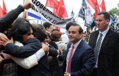 Foto de la galería: Todo lo que no se vio de la fiesta de la democracia del 1 de mayo en la Cámara