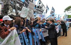 Foto de la galería: Todo lo que no se vio de la fiesta de la democracia del 1 de mayo en la Cámara