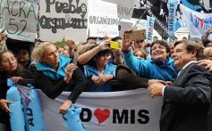 Foto de la galería: Todo lo que no se vio de la fiesta de la democracia del 1 de mayo en la Cámara