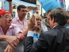Foto de la galería: Todo lo que no se vio de la fiesta de la democracia del 1 de mayo en la Cámara