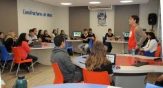 Foto de la galería: Referente en innovación educativa visitó la Escuela de Robótica de Misiones