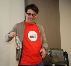 Foto de la galería: Referente en innovación educativa visitó la Escuela de Robótica de Misiones