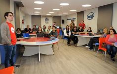 Foto de la galería: Referente en innovación educativa visitó la Escuela de Robótica de Misiones